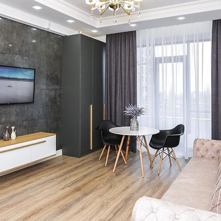 Double Skyhouse Exclusive Apartments 基希讷乌 外观 照片