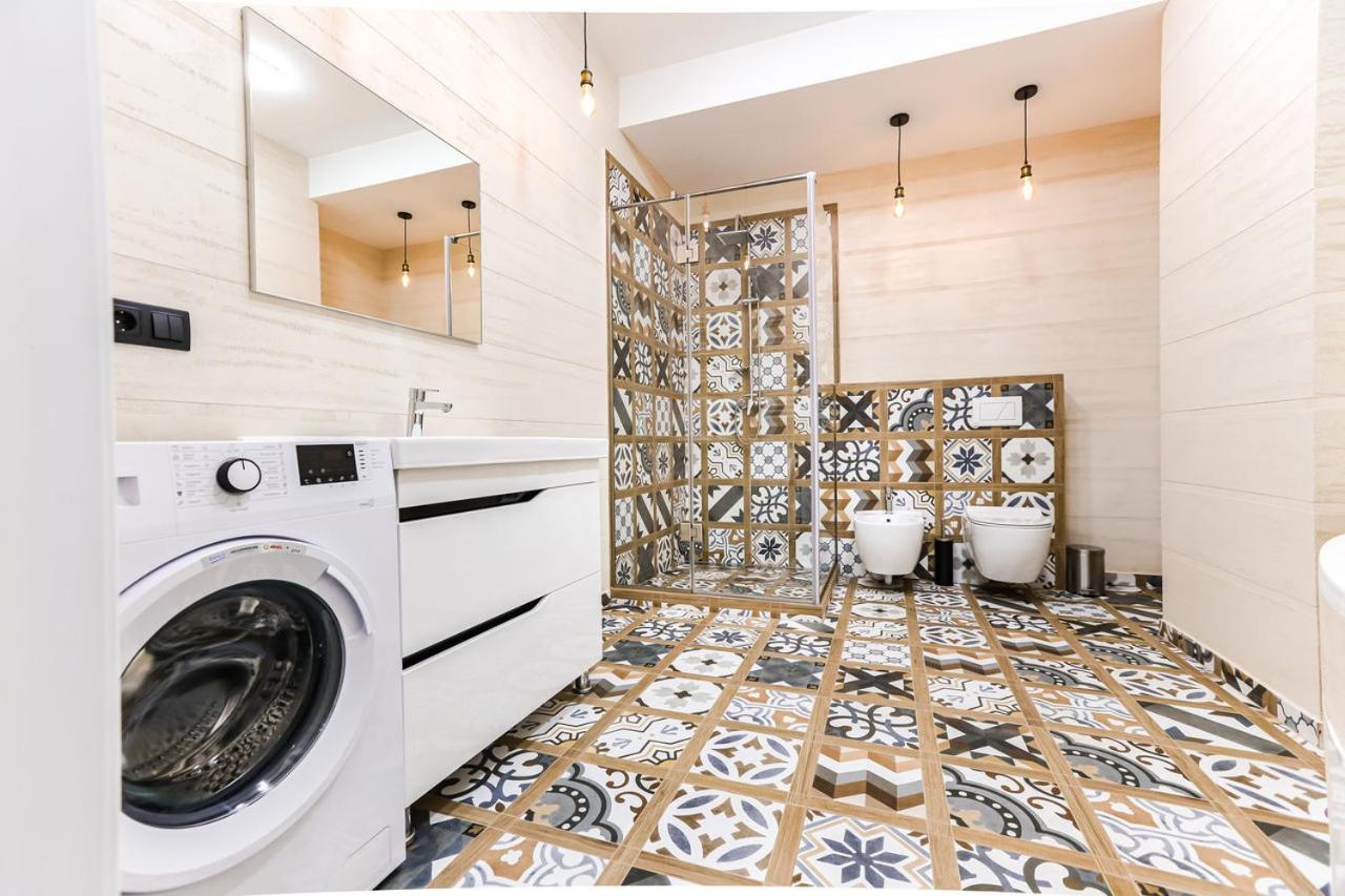 Double Skyhouse Exclusive Apartments 基希讷乌 外观 照片