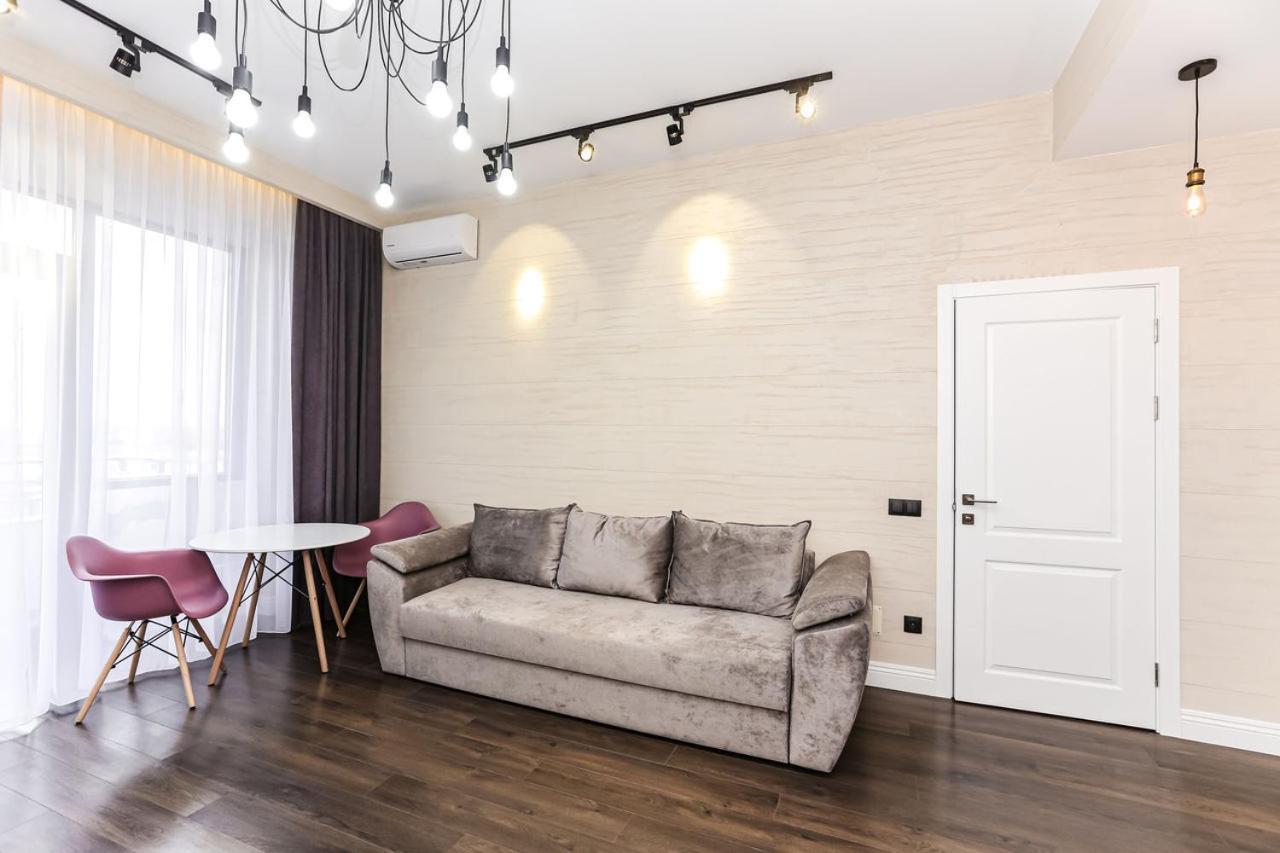 Double Skyhouse Exclusive Apartments 基希讷乌 外观 照片