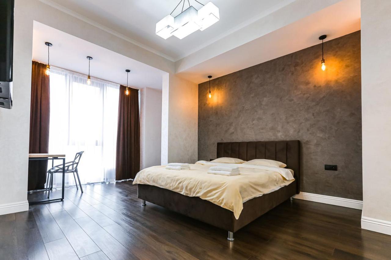 Double Skyhouse Exclusive Apartments 基希讷乌 外观 照片