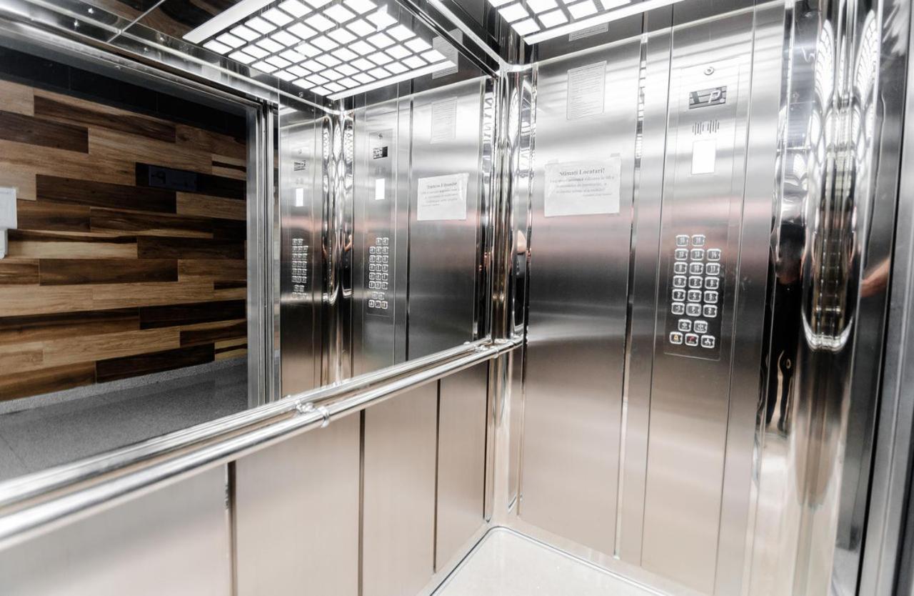 Double Skyhouse Exclusive Apartments 基希讷乌 外观 照片
