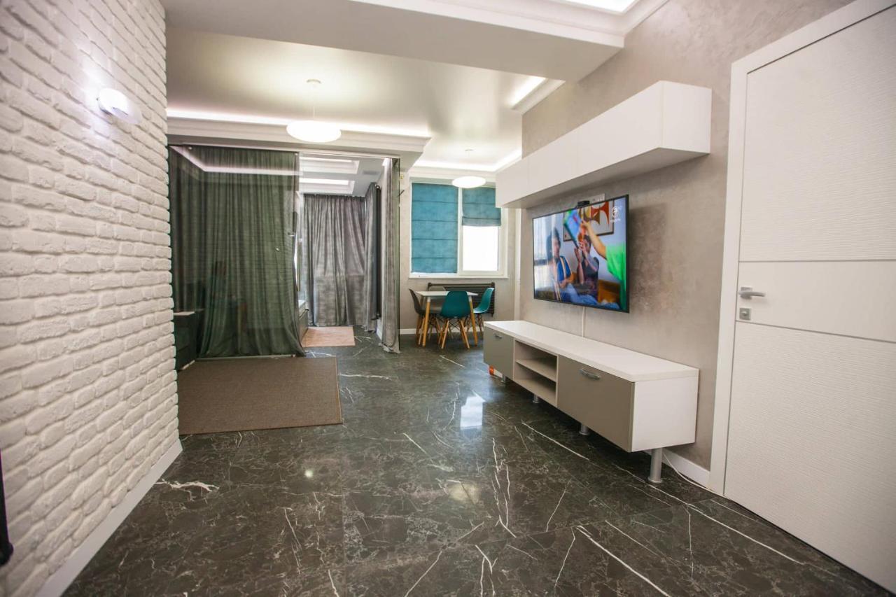 Double Skyhouse Exclusive Apartments 基希讷乌 外观 照片