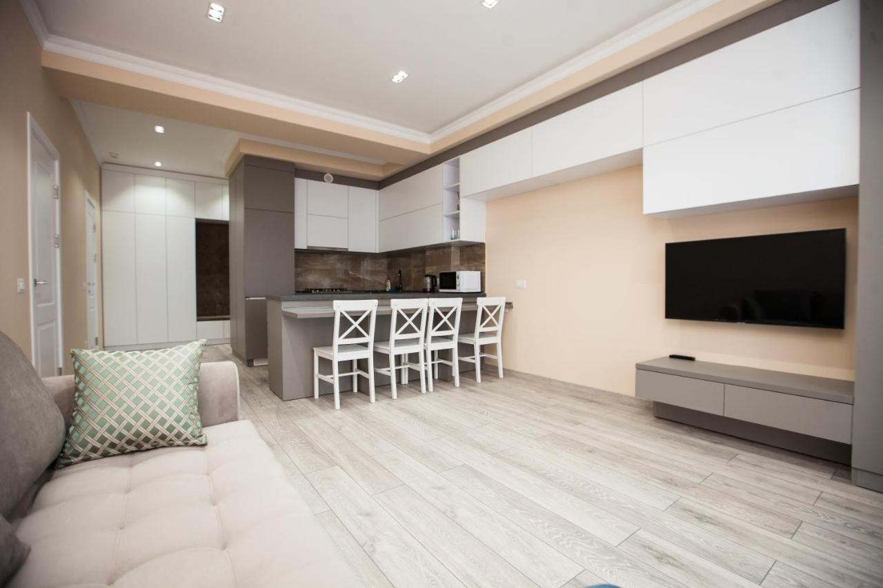 Double Skyhouse Exclusive Apartments 基希讷乌 外观 照片