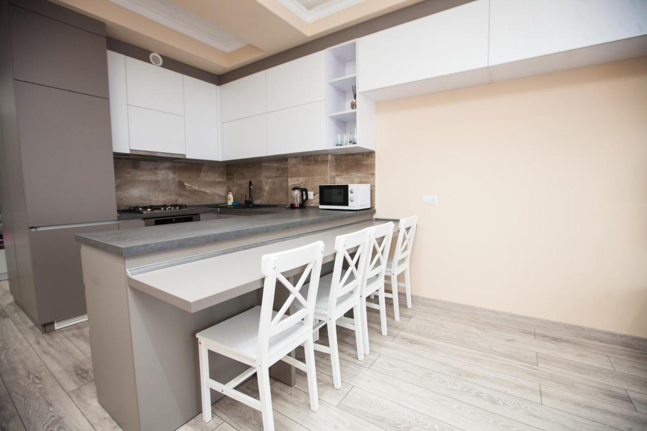Double Skyhouse Exclusive Apartments 基希讷乌 外观 照片