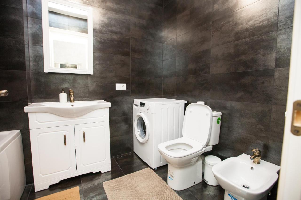 Double Skyhouse Exclusive Apartments 基希讷乌 外观 照片
