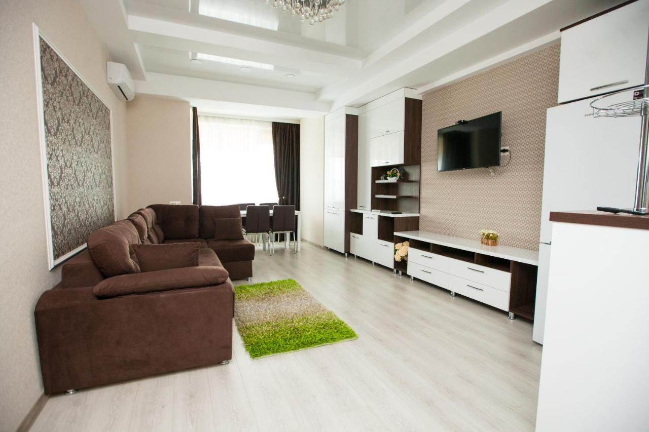 Double Skyhouse Exclusive Apartments 基希讷乌 外观 照片