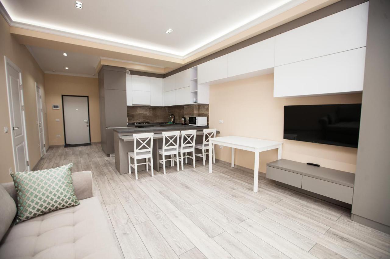 Double Skyhouse Exclusive Apartments 基希讷乌 外观 照片